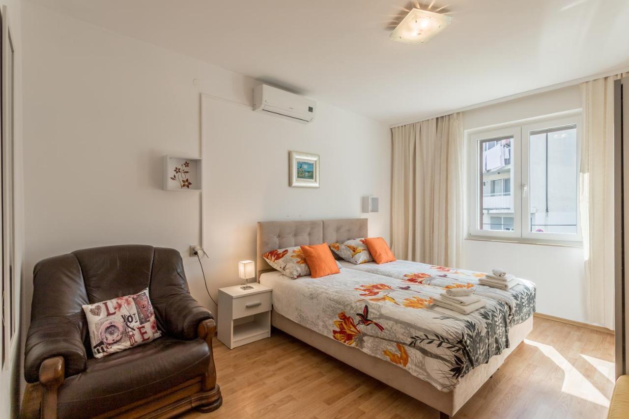 Garden Apartment Dina With Free Parking Split Eksteriør billede