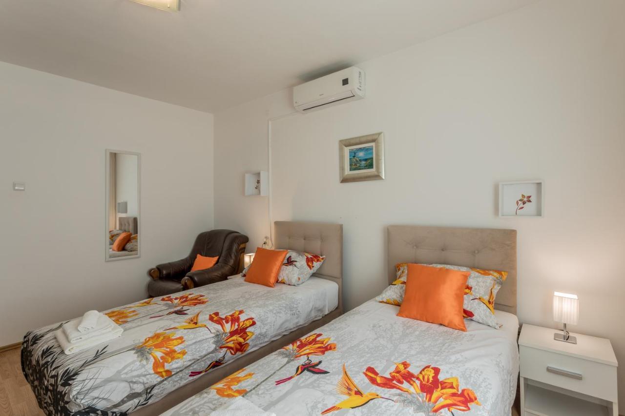 Garden Apartment Dina With Free Parking Split Eksteriør billede