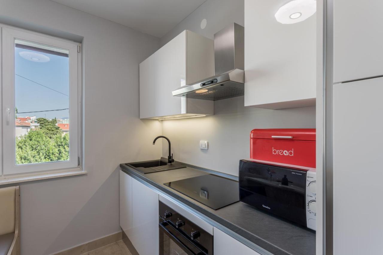 Garden Apartment Dina With Free Parking Split Eksteriør billede