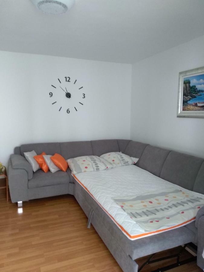 Garden Apartment Dina With Free Parking Split Eksteriør billede
