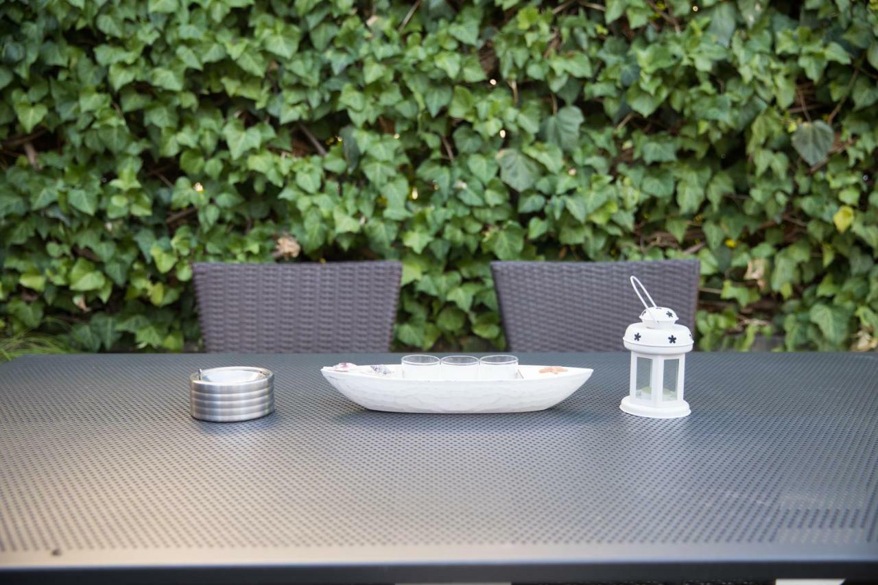 Garden Apartment Dina With Free Parking Split Eksteriør billede